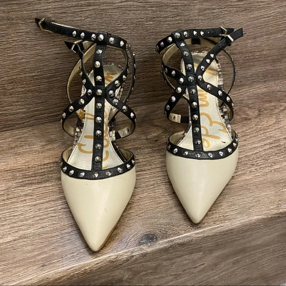 Heels - Picture 2 of 3